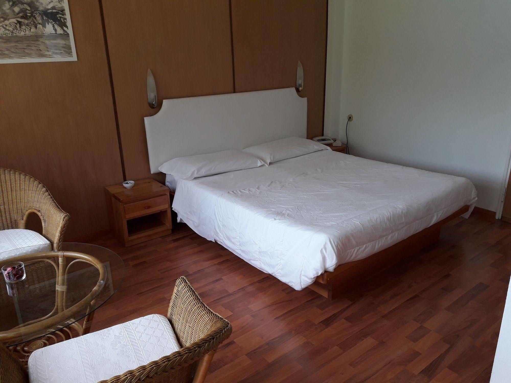Hotel Nautilus Вальмадрера Экстерьер фото